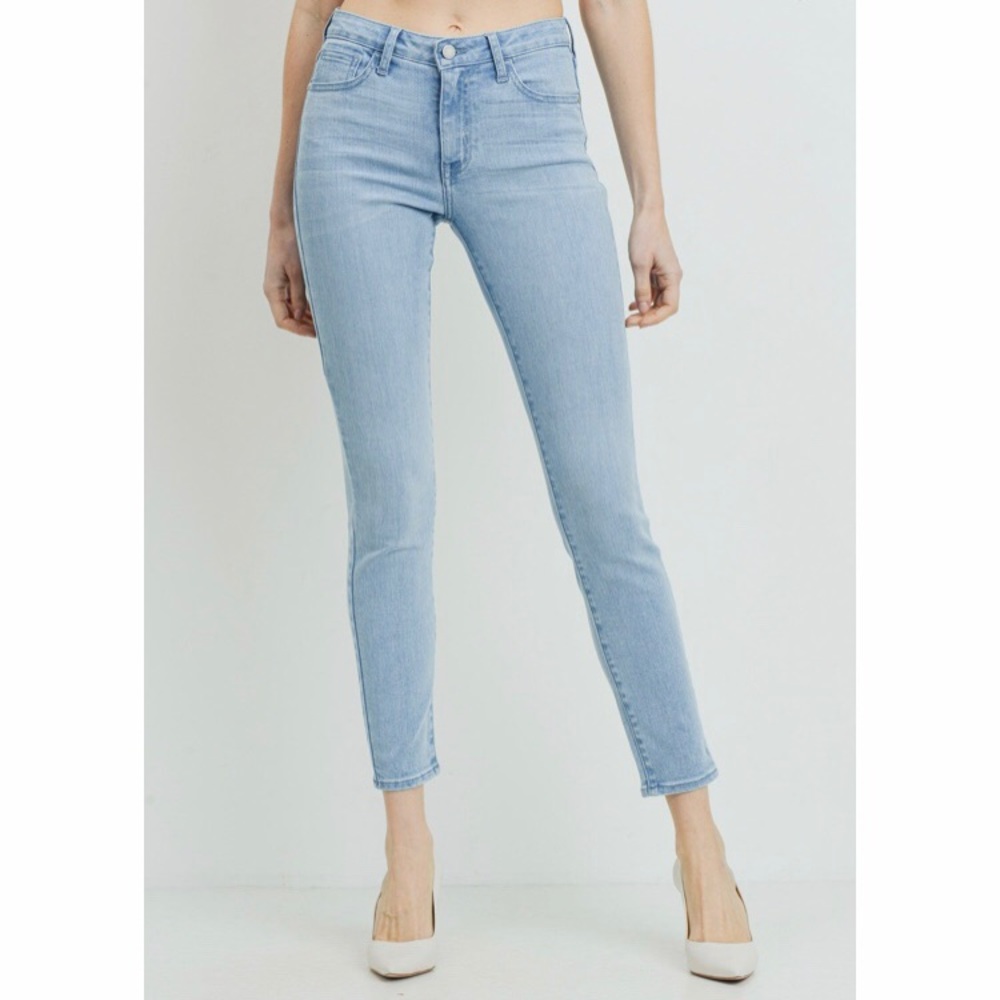“Just Black” Light Wash Mid-Rise Skinny Jeans